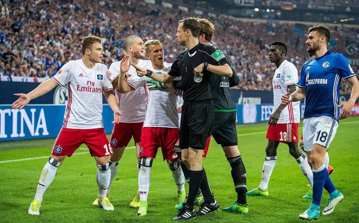 沙尔克战胜不莱梅，取得连胜势头