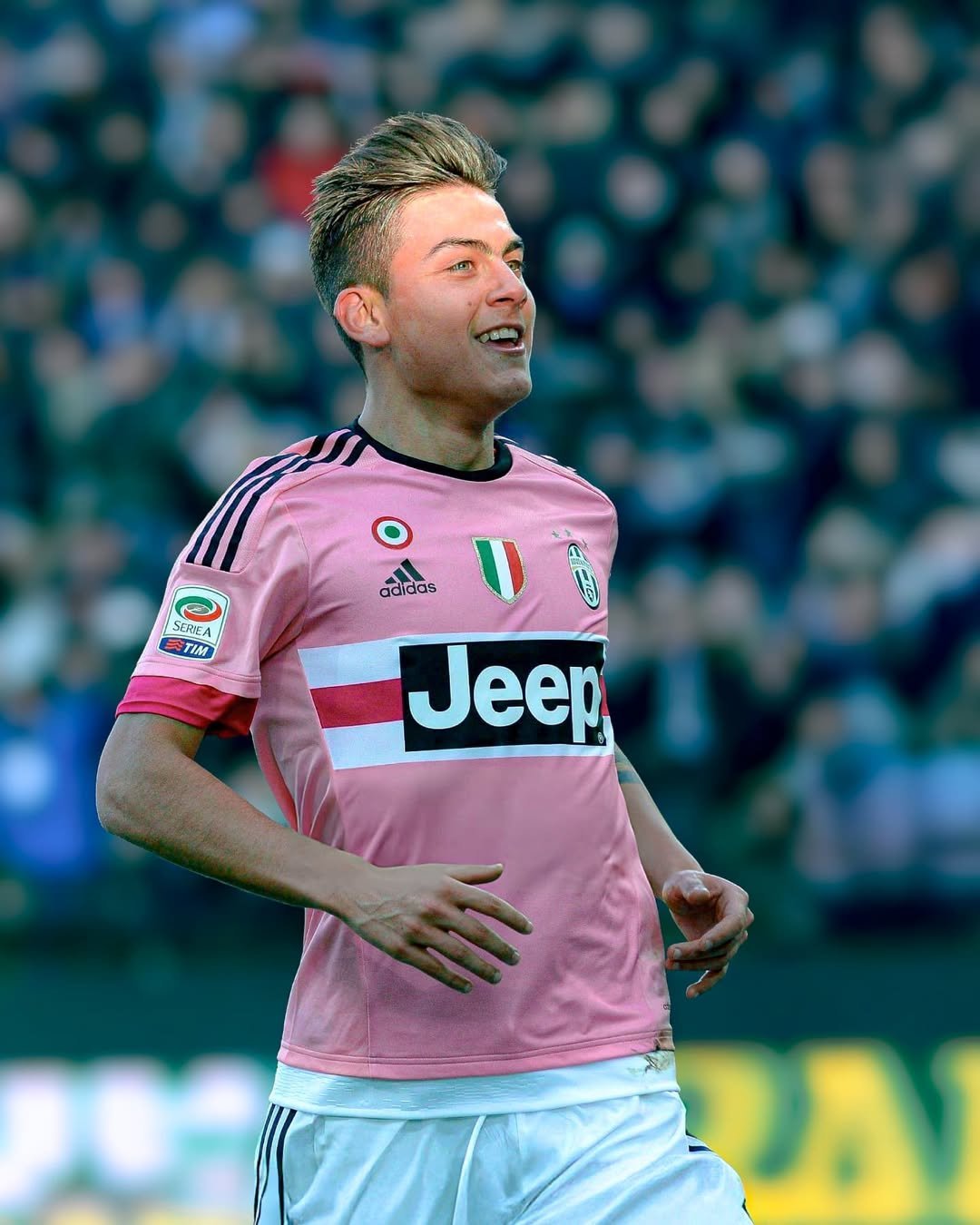 包含尤文图斯再添一胜，雄心勃勃朝着冠军进发的词条