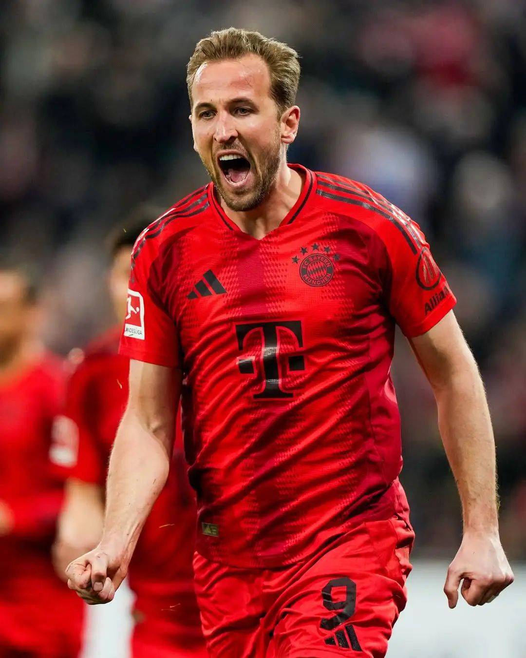 奥格斯堡主场胜利跻身榜首，令人瞩目的简单介绍