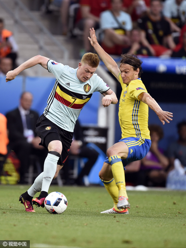 比利时碾压瑞典，阿奎罗制霸全场