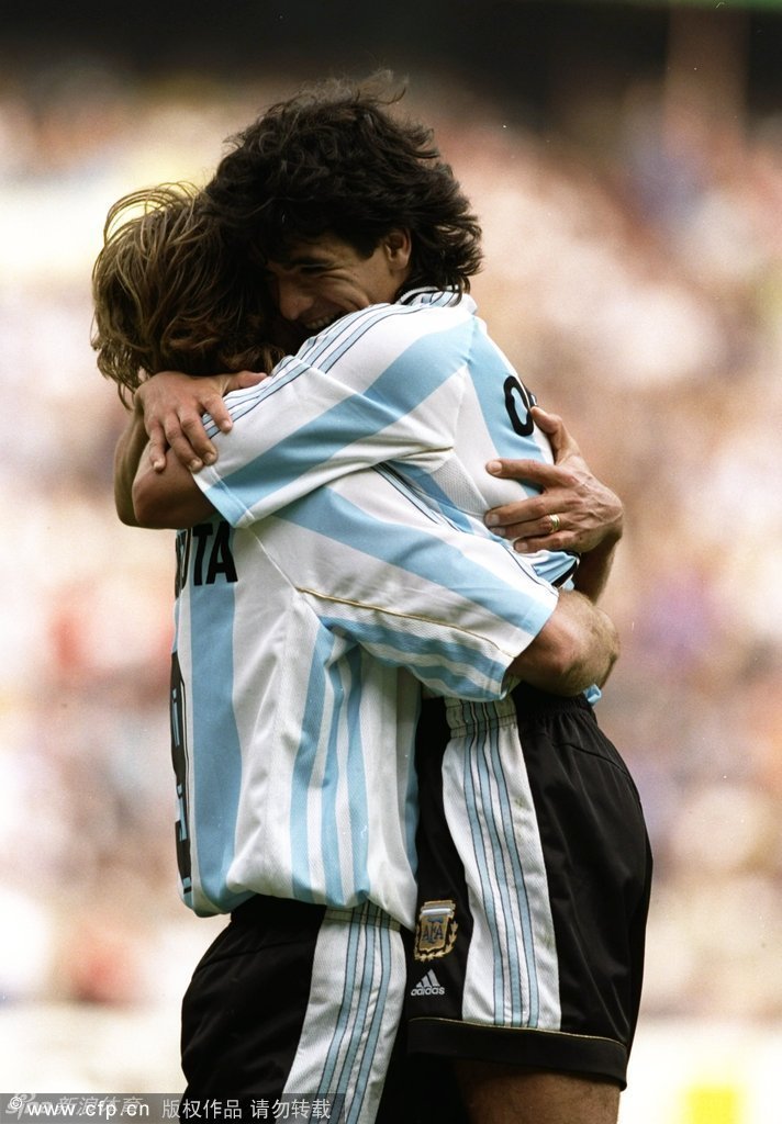 中国险胜尤文，穆勒完成帽子戏法