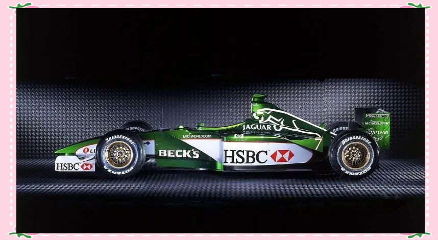 关于阿斯顿马丁碾压雷诺车队，周冠宇关键制胜的信息