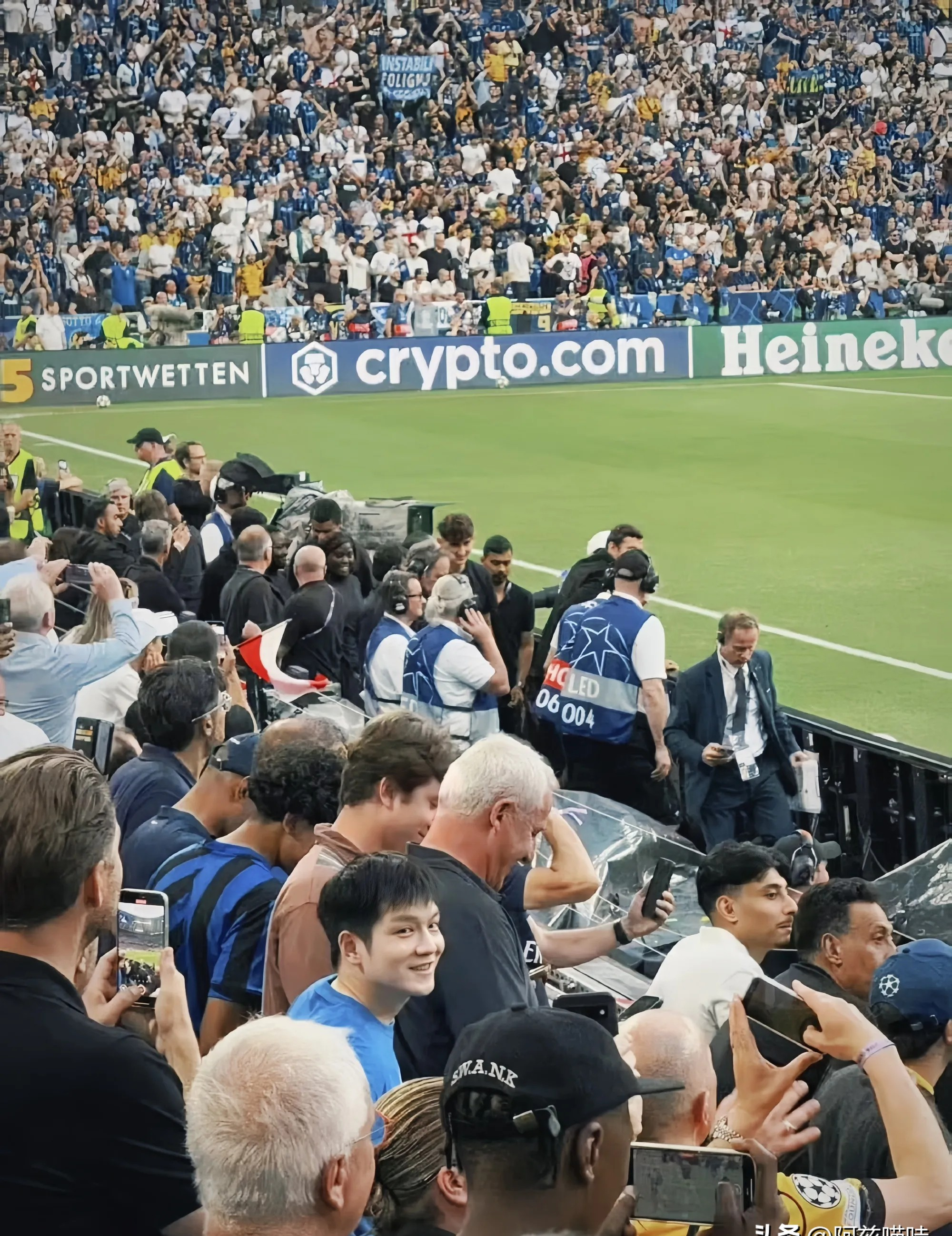 关于佛罗伦萨主场赢球，球队士气高昂的信息