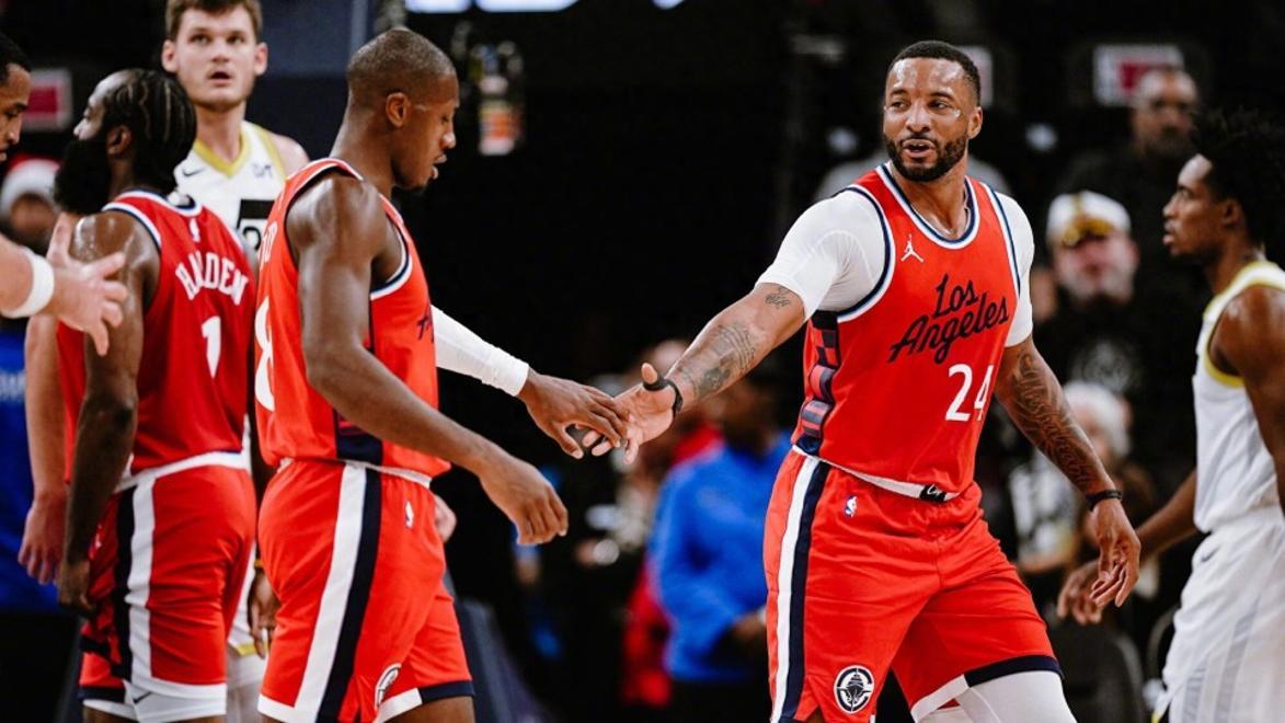 关于快船主场大胜，乔治爆发分全能表现的信息