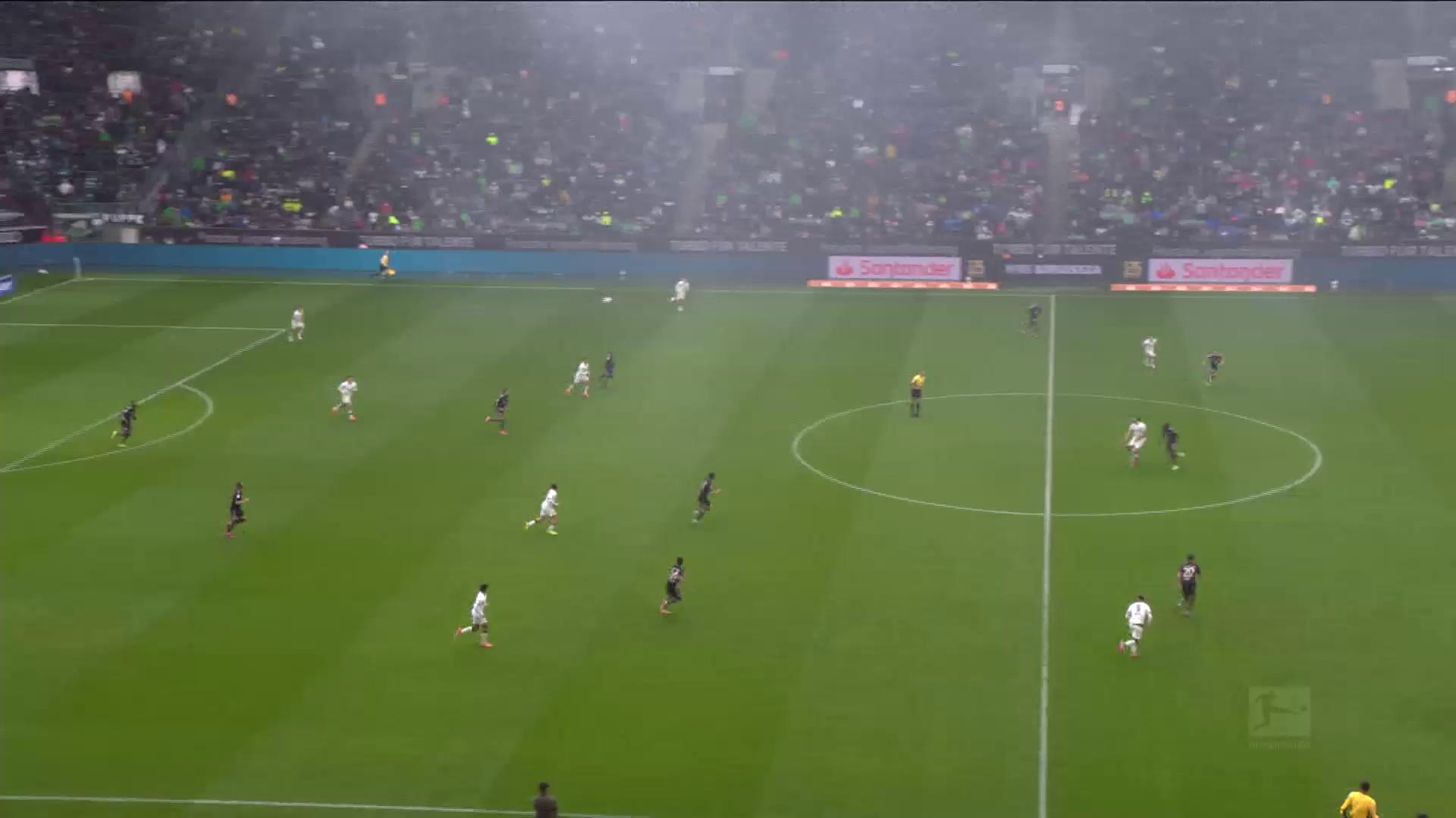 沃尔夫斯堡客场击败门兴格拉德巴赫,豪取连胜 沃尔夫斯堡客场击败门兴格拉德巴赫,豪取连胜