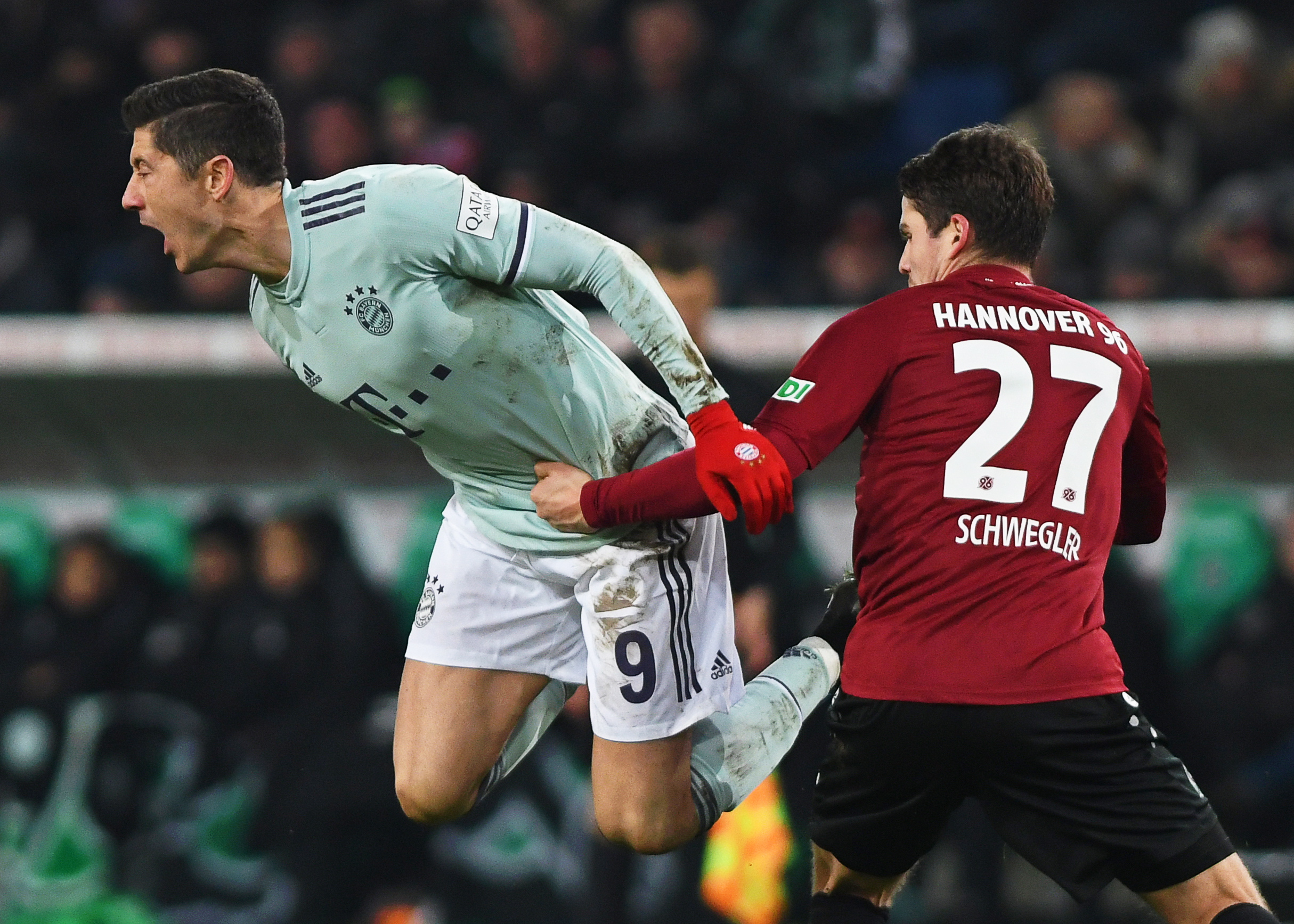 汉诺威前锋连续破门，在德甲声名鹊起的简单介绍