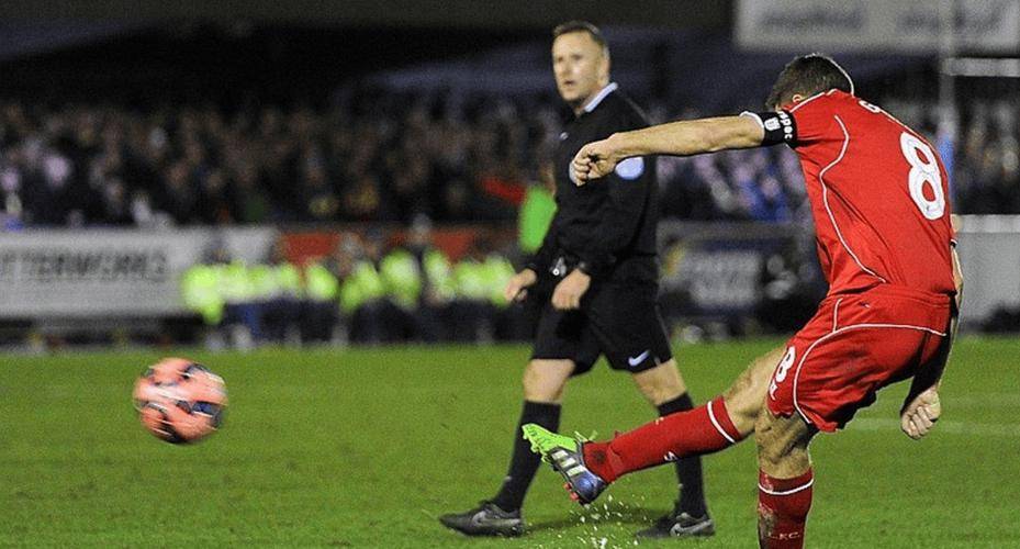 博尔顿队在主场赢得重要比赛 博尔顿队在主场赢得重要比赛