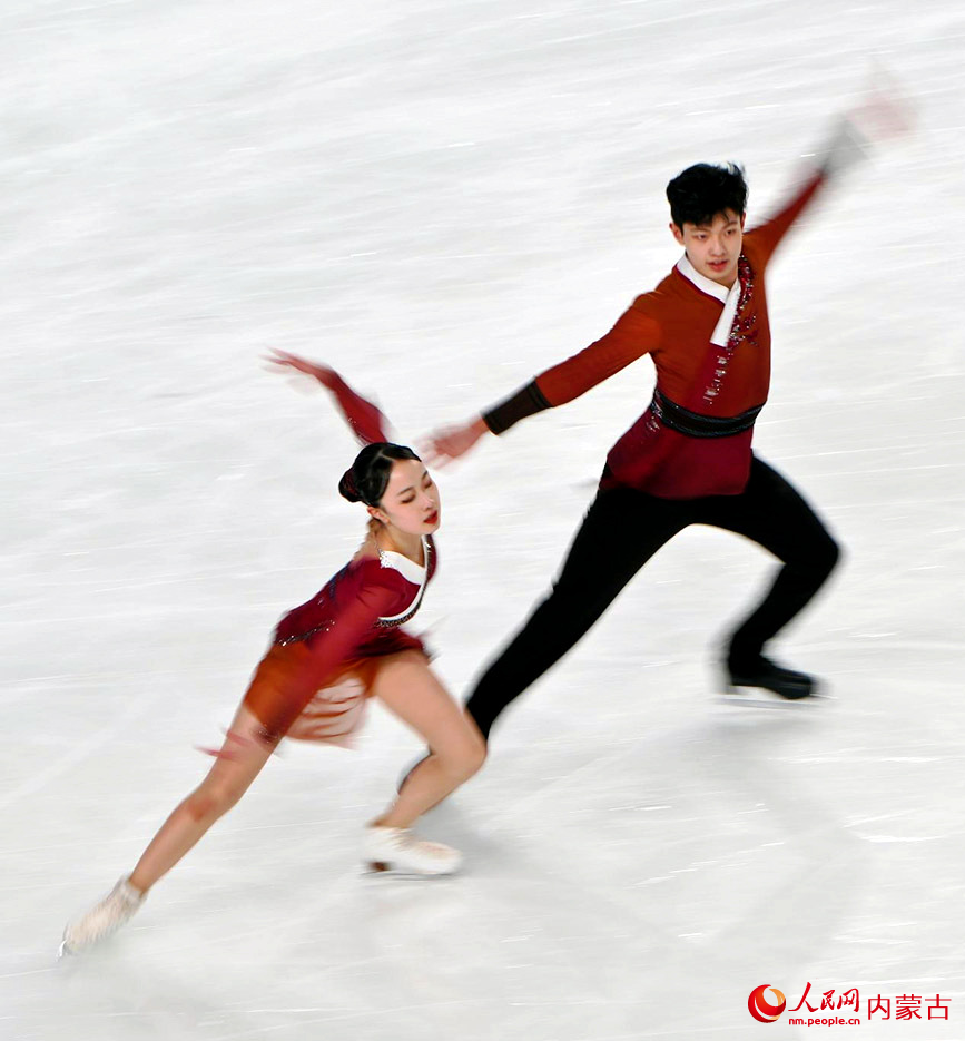 开云APP-双人滑冰夺冠，精彩演绎爱与和平的简单介绍