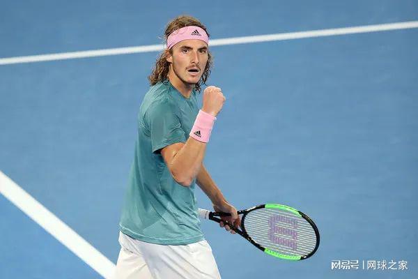 包含英国网球队力克世界网球队，西西帕斯关键制胜的词条