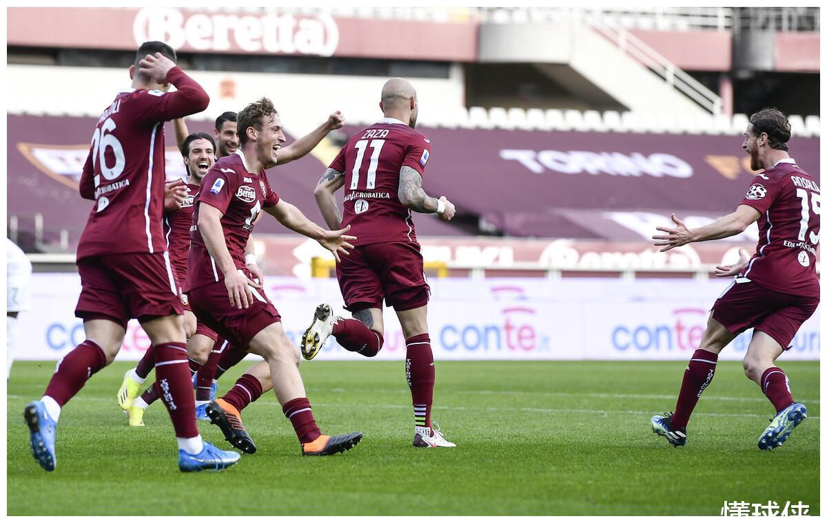 包含瓦伦西亚客场逆转，全队团结一心的词条