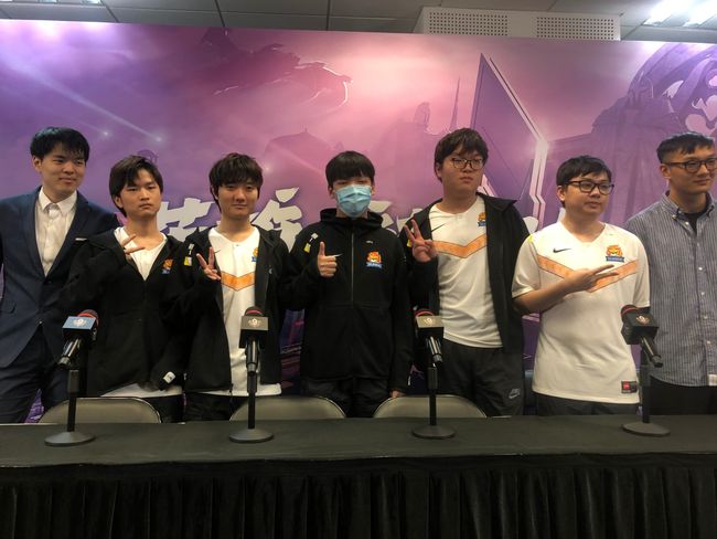 包含HLE碾压LGD，SwordArt打破历史纪录的词条